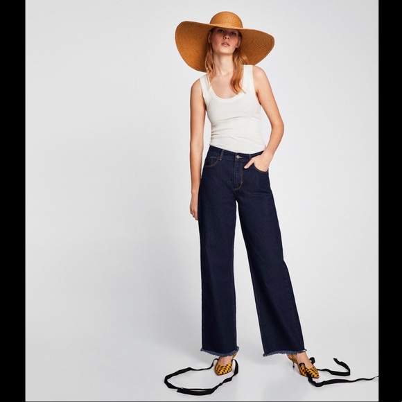 Zara Basic Z1975 Denim with Frayed Hem - Picture 2 of 8